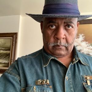 Meet your Posher, Kenneth